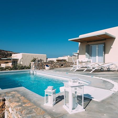 Schinoza Luxury Suites Schoinoussa エクステリア 写真